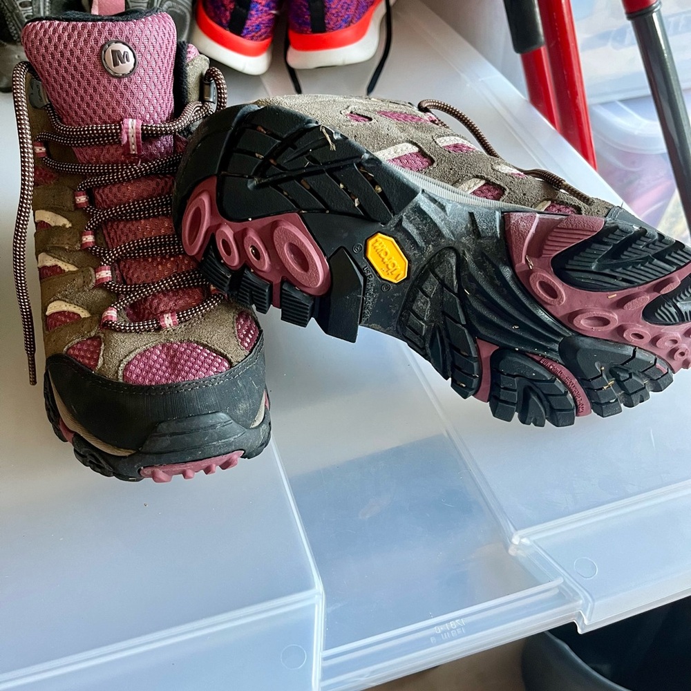 ❌SOLD❌ Merrell Women’s Hiking Shoes Boots Waterproof